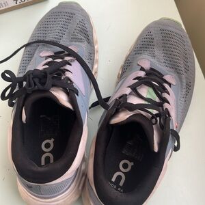 On Cloud cloudstratus women’s size 7.5 blue